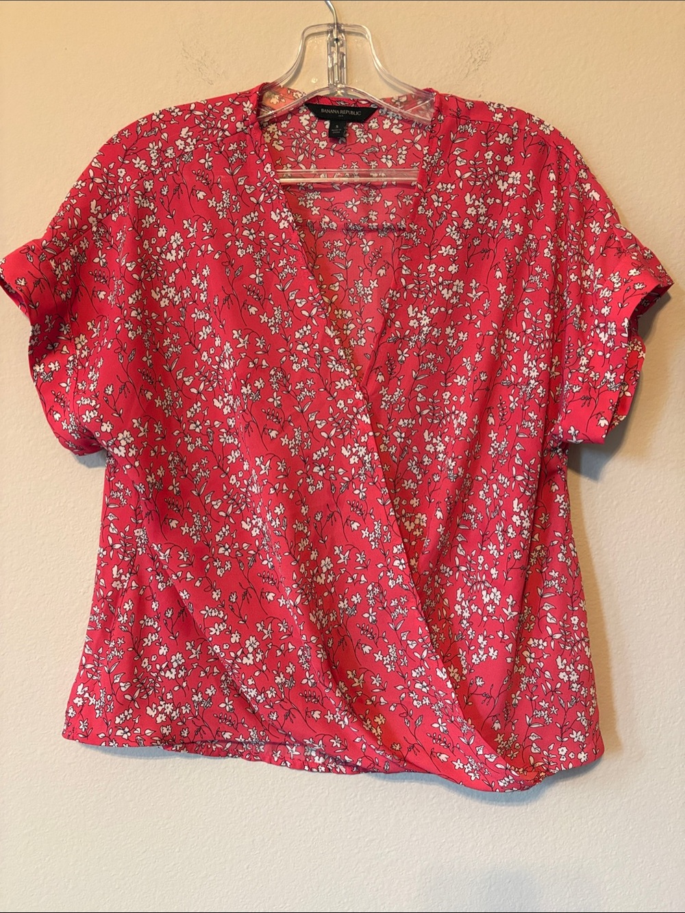Banana Republic Pink Floral Surplice Short Sleeve Blouse